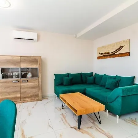 Apartment Family Friendly With A Swimming Pool Kastel Stari, - 23348
