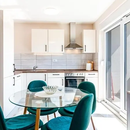 Family Friendly With A Swimming Pool Kastel Stari, - 23348 Kastela