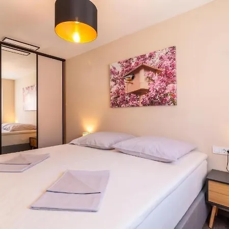 Apartment Family Friendly With A Swimming Pool Kastel Stari, - 23348