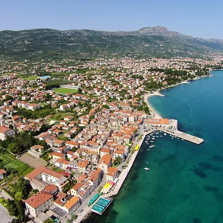 Family Friendly With A Swimming Pool Kastel Stari, - 23348 شقة