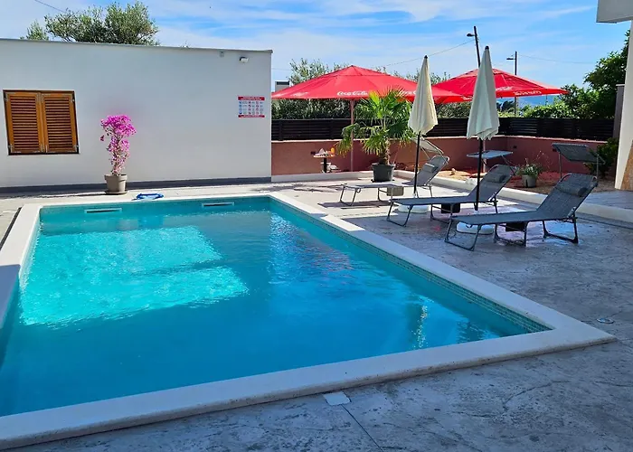 Family-friendly With Swimming Pool Kastel Stari, - 23348 Appartement *